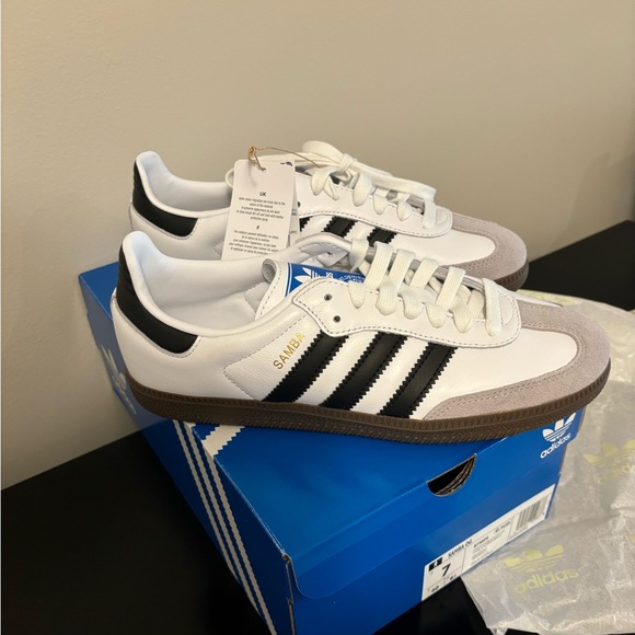 Adidas Samba Sneaker - NWT - Picture 4 of 6